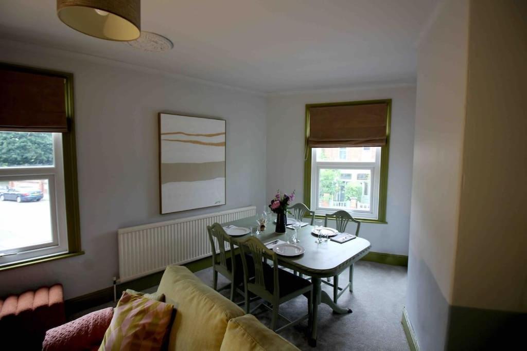 Lincoln Freshly Renovated Common Views Apartment Burton (Lincolnshire)